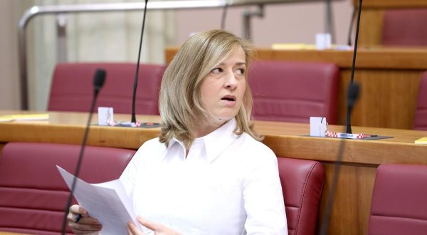 10.05.2023., Zagreb - Sabor 16. sjednicu, nakon slobodnih govora zastupnika, nastavlja raspravom o izmjenama Zakona o alternativnim investicijskim fondovima. Photo: Patrik Macek/PIXSELL