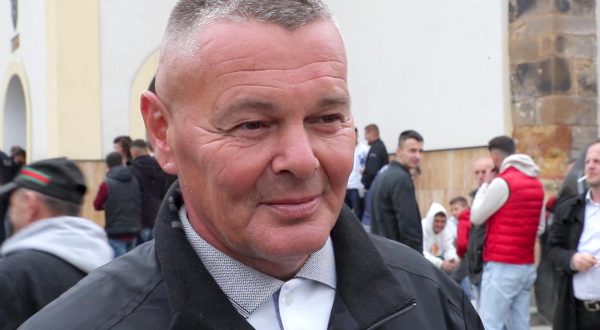 09.05.2023., Janjevo - Smiljan Tomkic iz je pjesacio 720 kilometara od Zagreba do Janjeva povodom 720. obljetnice Zupe sv. Nikole i prvog spomena imena Janjevo. Isao je duzim putem i trebalo mu je 19 dana.  Photo: VALDRIN XHEMAJ/PIXSELL