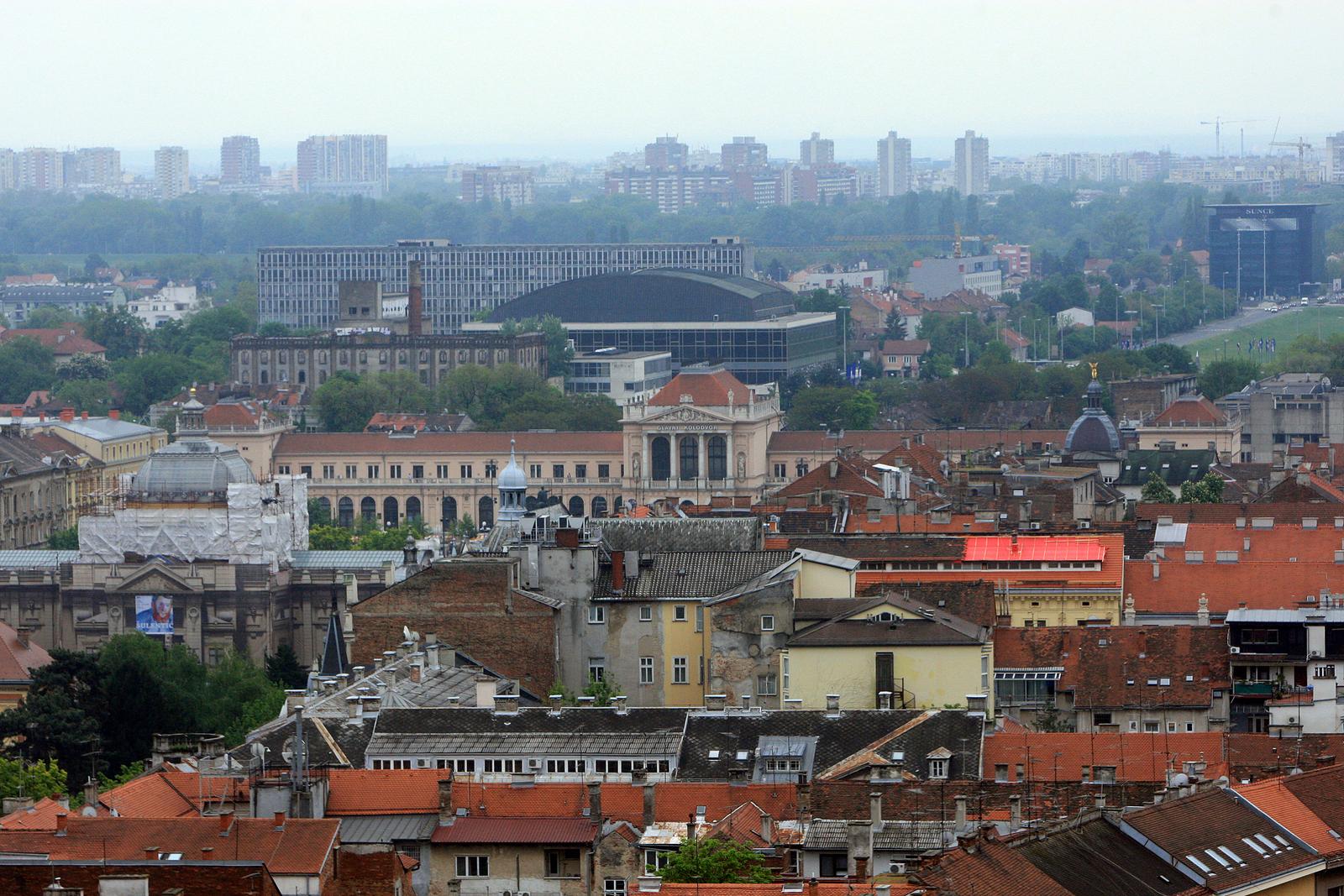 26.04.2011., Zagreb - Koncertna dvorana Vatroslava Lisinskog i Zeljeznicki kolodvor. rPhoto: Boris Scitar/PIXSELL