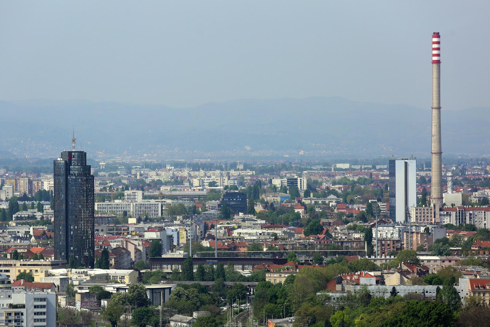 12.04.2017., Zagreb - Pogled na grad s nebodera u Strojarskoj ulici."nPhoto: Borna Filic/PIXSELL
