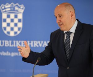13.04.2023., Zagreb - Potpredsjednik Vlade i ministar prostornoga uredjenja, graditeljstva i drzavne imovine Branko Bacic odrzao je konferenciju za medije nakon sjednice Vlade RH u Nacionalnoj i sveucilisnoj knjiznici. Photo: Marko Prpic/PIXSELL