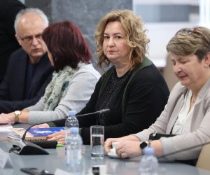 14.04.2023., Zagreb - Prvi sastanak pregovarackih odbora Vlade RH i predstavnika sindikata, o sklapanju izmjena i dopuna Temeljnog kolektivnog ugovora za sluzbenike i namjestenike u javnim sluzbama. predsjednica Sindikata hrvatskih ucitelja i predsjednica Matice hrvatskih sindikata Sanja Sprem Photo: Marko Prpic/PIXSELL