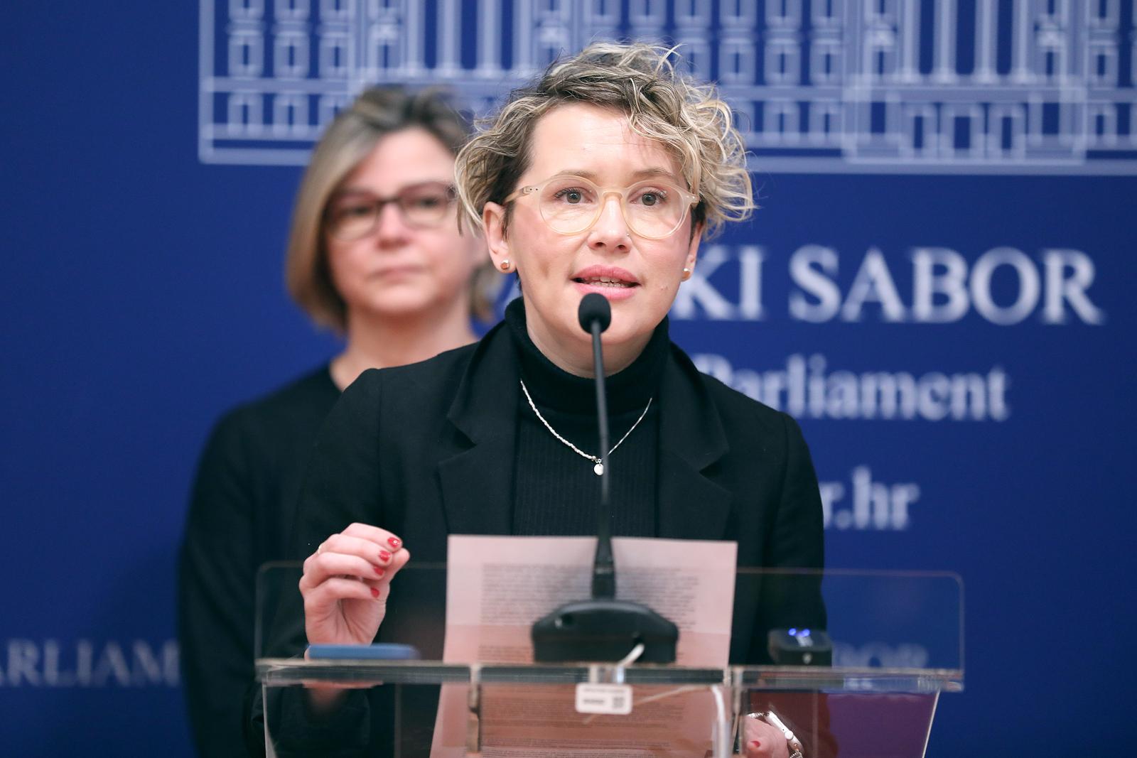 15.03.2023., Zagreb - Na konferenciji za medije Kluba zastupnika zeleno lijevog bloka o temi „Reforma zdravstva koja to nije“ govorili su zastupnici Ivana Kekin i Damir Bakic. Photo: Patrik Macek/PIXSELL