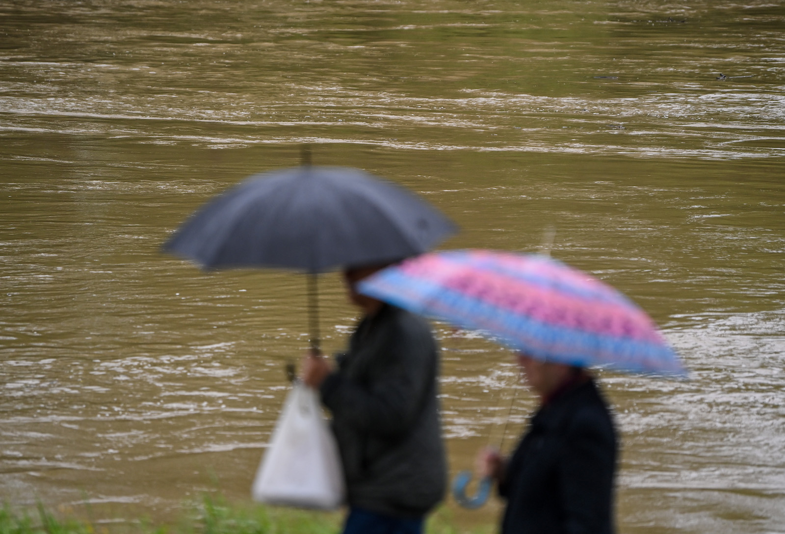 16.05.2023., Hrvatska Kostajnica - Stanje pred nadolazeci vodeni val i dizanje rijeke Une. Photo: Igor Soban/PIXSELL