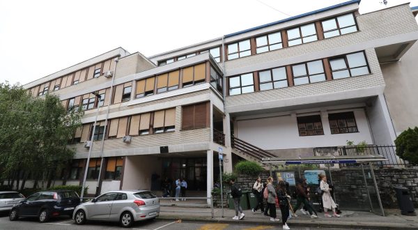 16.05.2023., Zagreb - Medicinska skola u kojoj je prolivena kiselina.  Photo: Jurica Galoic/PIXSELL