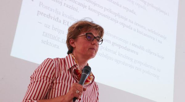 16.06.2016., Split - Pomocnica ministra zastite okolisa i prirode Lidija Runko Luttenberger nacelnicima opcina i gradova predstavila plan gospodarenja otpadom do 2022 godine.rPhoto: Ivo Cagalj/PIXSELL