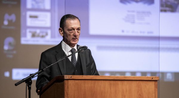 16.10.2020., Dom HV, Split - Potpisivanje ugovora o dodjeli sredstava KBC-u Split za Objedinjeni bolnicki prijam.rravnatelj KBC-a Split Julije MestrovicrPhoto: Miroslav Lelas/PIXSELL