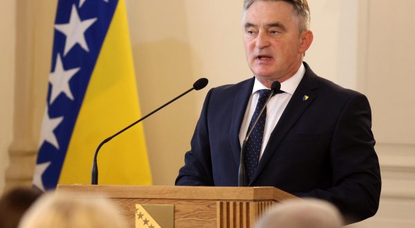 16.11.2022., Sarajevo, Bosna i Hercegovina - Inauguracija u Predsjednistvu BiH. Clanovi Predsjednistva Zeljka Cvijanovic, Zeljko Komsic i Denis Becirovic preuzeli su certifikate i time zapoceli funciju clanova Predsjednistva BiH.

 Photo: Armin Durgut/PIXSELL