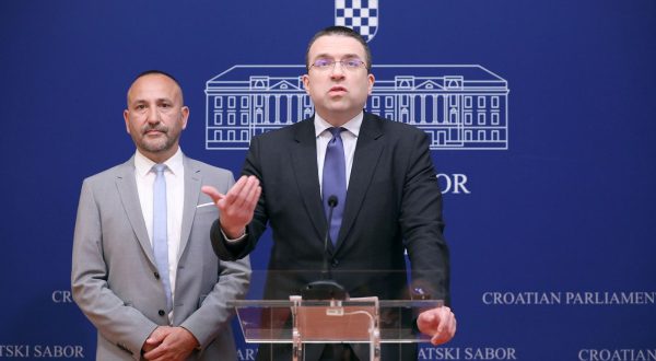 17.05.2023., Zagreb - Na konferenciji za medije odrzanoj u Saboru o temi "Novi europski zakon o umjetnoj inteligenciji" govorili su Hrvoje Zekanovic i Tomislav Sokol. Photo: Patrik Macek/PIXSELL