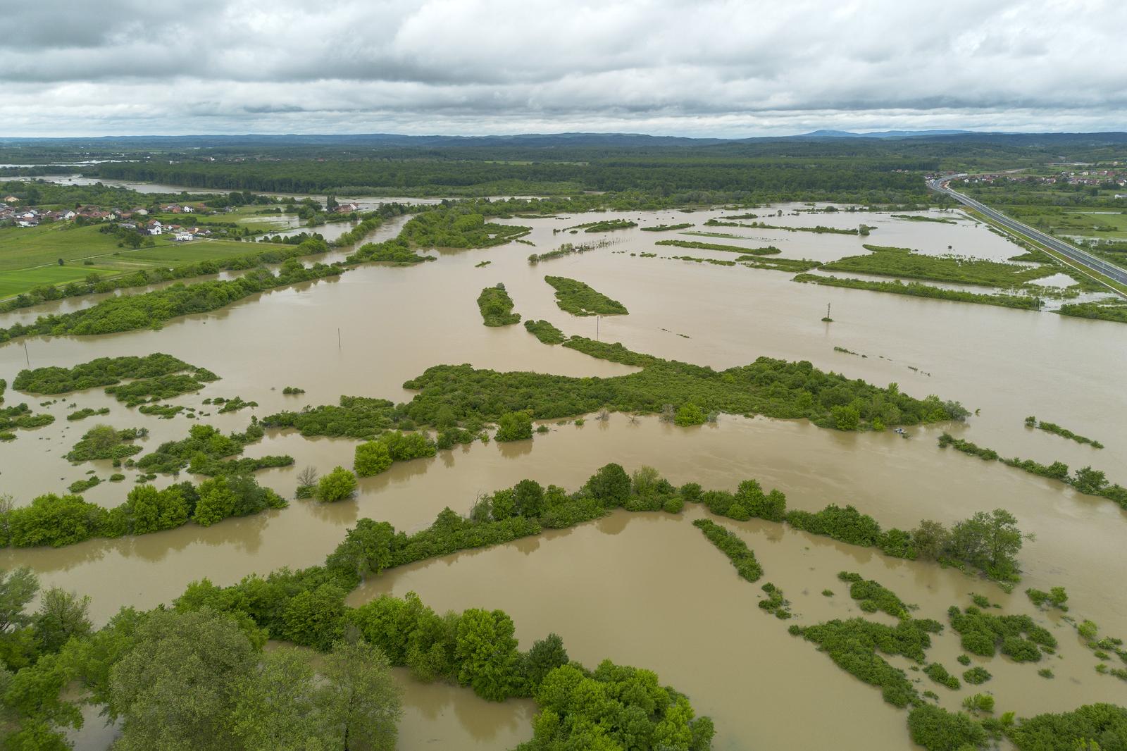 17.05.2023., Karlovac - Zracna fotografija na rijek uKoranu i njen visok vodostaj zbog cega se izlila iz korita. Photo: Luka Stanzl/PIXSELL