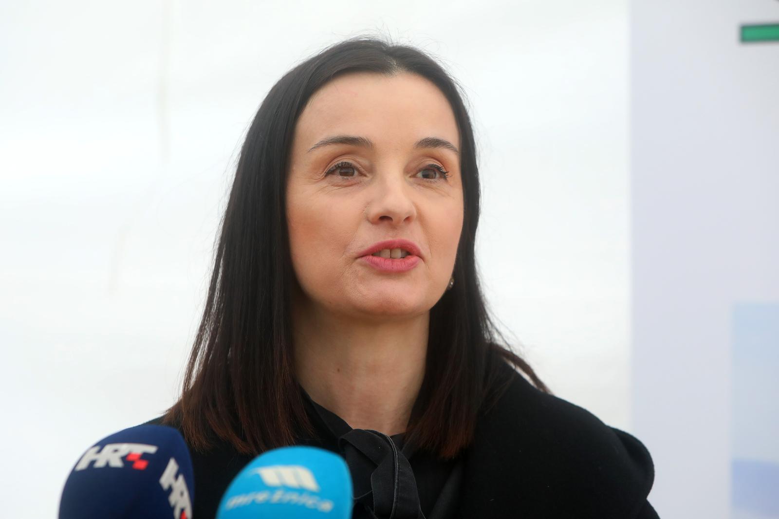 18.04.2023., Karlovac - Uprava Hrvatskih suma  podruznica Karlovac zapocela je izgradnju nove poslovne zgrade Radne jedinice Transport i mehanizacija Karlovac. Gradiliste novog objekta vrijednost 1,9 milijuna eura obisli su ministrica poljoprivrede Marija Vuckovic, drzavni tajnik Tugomir Majdak, zupanica Karlovacke zupanije Martina Furdek Hajdin i gradonacelnik Grada Karlovca Damir Mandic te Nediljko Dujic predsjednik uprave Hrvatskih suma. Photo: Kristina Stedul Fabac/PIXSELL