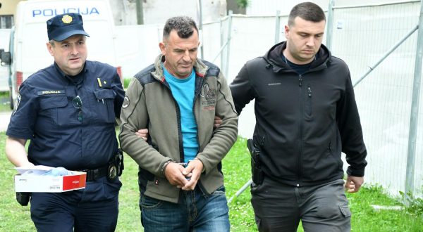 18.05.2023., Sisak - Privodjenje Roberta Cetaja na Zupanijski sud Sisak, osumnjicenog za ubojstvo zene. Photo: Nikola Cutuk/PIXSELL