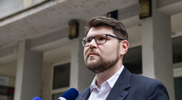 19.04.2023., Zagreb - Pedja Grbin dao je izjavu mediju. Photo: Josip Regovic/PIXSELL