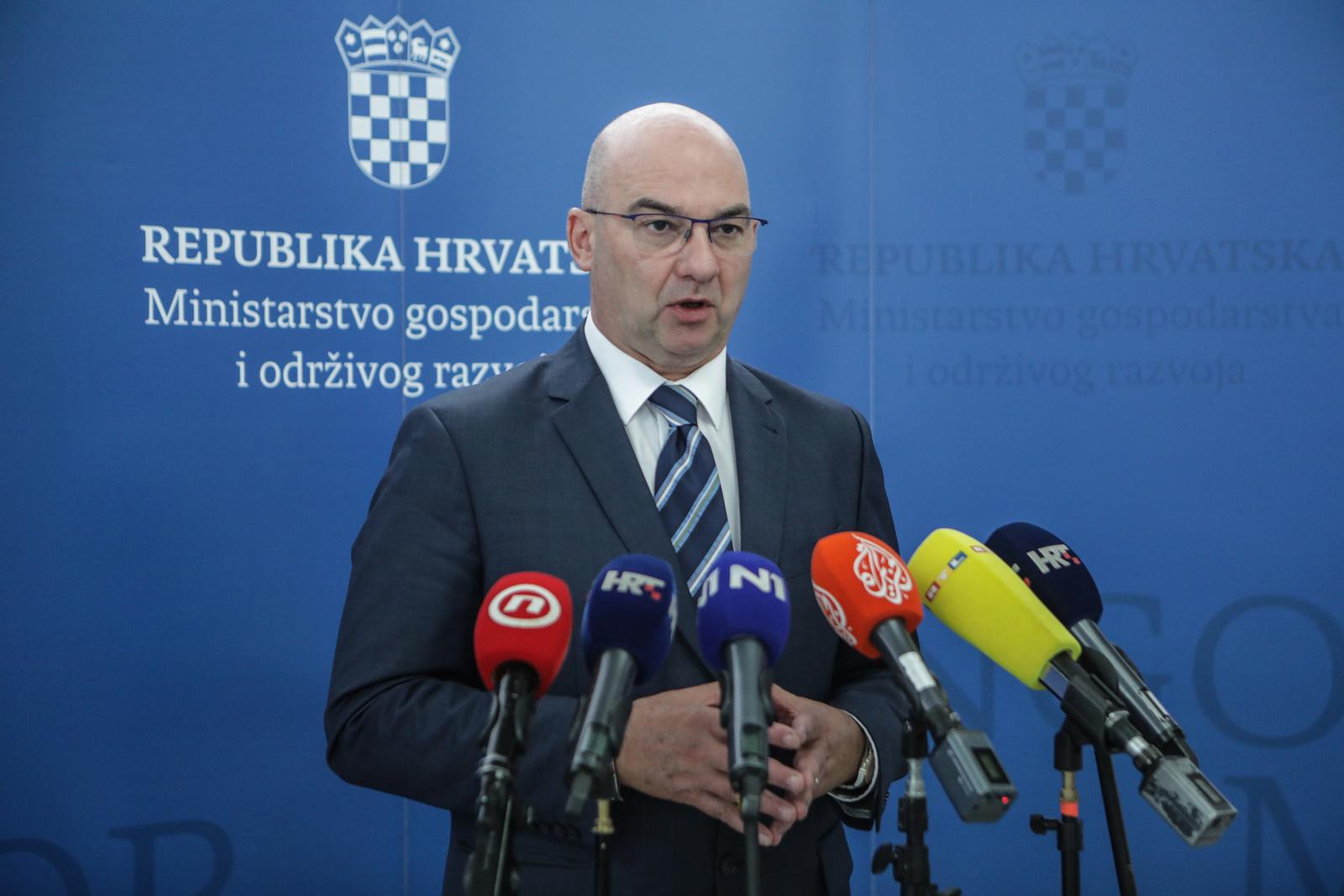 19.09.2022., Zagreb, Ministarstvo gospodarstva, nakon sastanka s opskrbljivacima plinom, drzavni tajnik Ivo Milatic, dao izajvu za medije. Photo: Robert Anic/PIXSELL