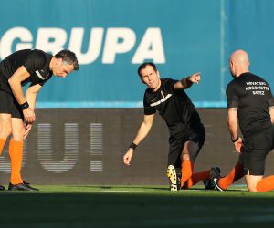 20.11.2021., stadion Maksimir, Zagreb - Hrvatski Telekom Prva liga, 16. kolo, GNK Dinamo - NK Osijek. Sudac Duje Strukan. Photo: Goran Stanzl/PIXSELL