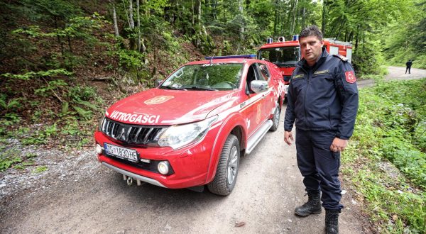 21.05.2023., Modrus - Vatrogasni zapovjednik Mladen Zilic dao je izjavu medijima nakon zavrsenog ocevida na mjestu pada aviona na Maloj Kapeli. Photo: Boris Scitar/PIXSELL