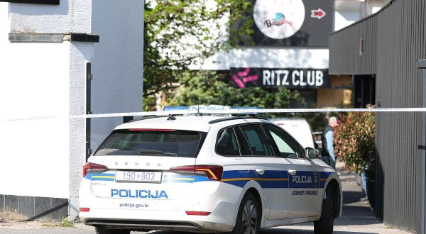 22.04.2023., Zagreb - Nocas oko 4.45 sati na Tresnjevci, Ulica Florijana Andraseca, u nocnom klubu Ritz club, nakon fizickog sukoba vise osoba iz vatrenog oruzja sa vise hitaca ubijen je 41-godisnjak. Muskarac koji se dovodi u svezu s ovim kaznenim djelom je uhicen i pod nadzorom policije. U tijeku je ocevid i kriminalisticko istrazivanje. Photo: Goran Stanzl/PIXSELL