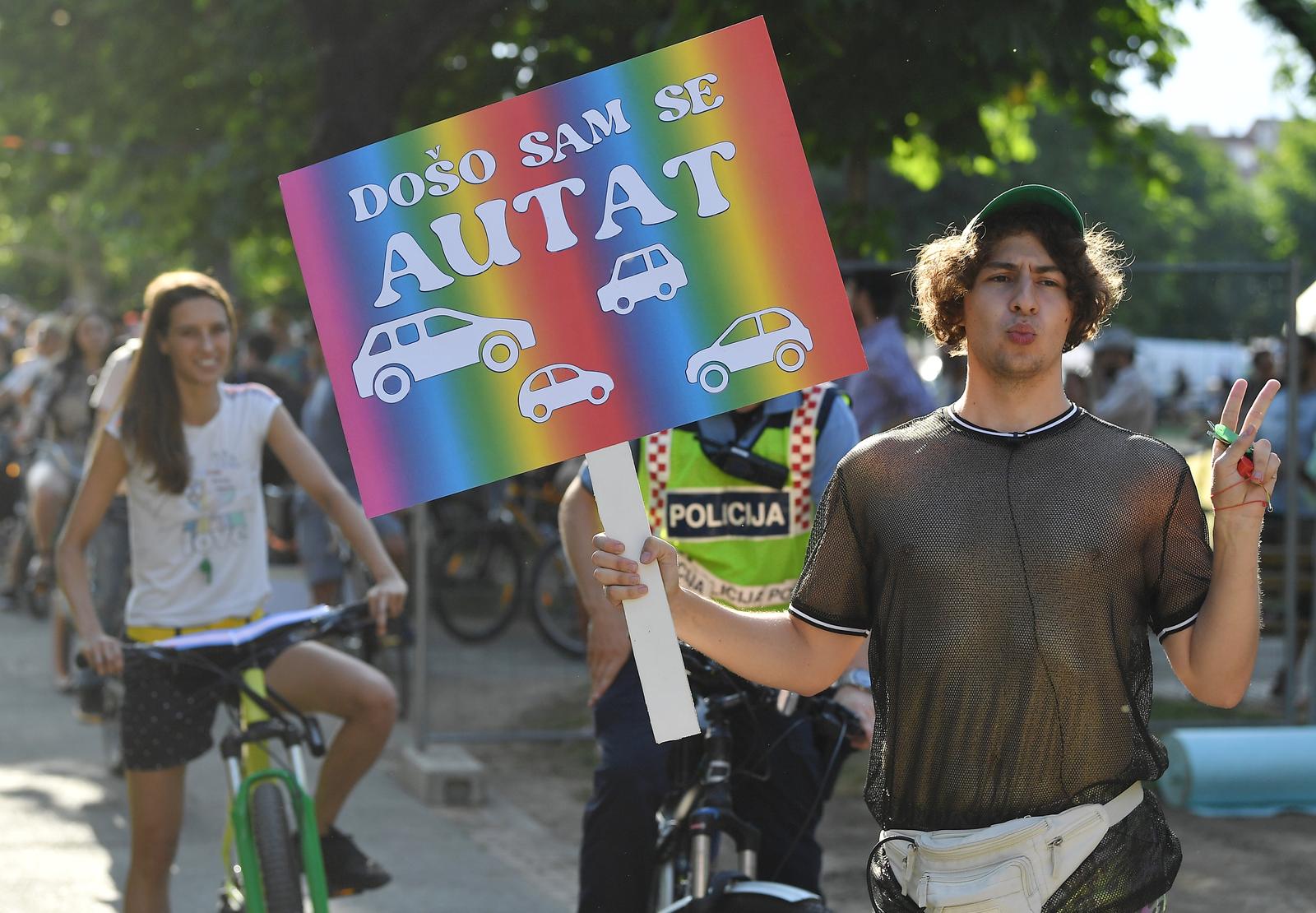 25.06.2022., Zagreb - Treci zagrebacki Pride Ride. Ponosni Zagreb povodom Medjunarodnog dana borbe protiv homofobije, bifobije i transfobije (IDAHOBIT). 
  Photo: Marko Lukunic/PIXSELL