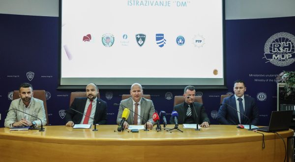 26.05.2023.,Zagreb, u Ravnateljstvu policije odrzana konferencija za medije povodom medjunarodnog kriminalistickog istrazivanja veznih za trgovinu i zlouporabu droga. Medijima su se obratili, g. Mario Kovac, nacelnik Policijskog nacionalnog ureda za suzbijanje korupcije i organiziranog  kriminaliteta, Vedran Libl, zamjenik  ravnateljice Ureda za suzbijanje korupcije i organiziranog kriminaliteta  i voditelj Odjela za medjunarodnu suradnju i zajednicke istrage, Goran Laus, voditelj Sluzbe kriminaliteta droga, Miso Radovancevic voditelj Odjeljenja za  prepovedane droge , Sektora za organizirano kriminaliteto  u Upravi  kriminalistisne policije Slovenije, Semin Kadic, Federalno ministarstvo unutrasnjih poslova , Federalna uprava policije Bosne i Hercegovine. Photo: Robert Anic/PIXSELL