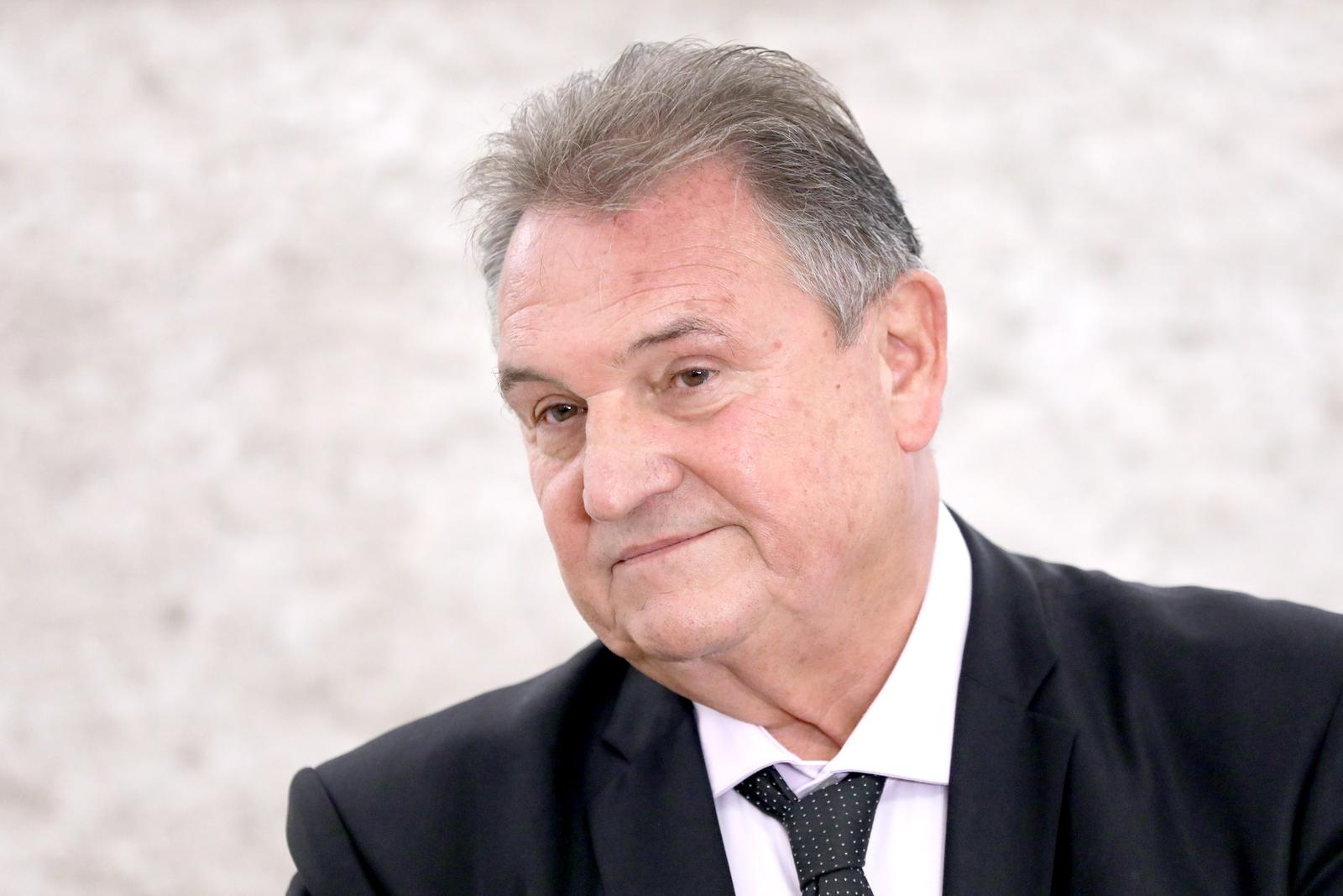 28.10.2022., Zagreb - Na konferenciji za medije odrzanoj u Saboru Radimir Cacic govorio je o stanju u zdravstvu, izbornim jedinicama i slucaju zupana Stricaka. Photo: Patrik Macek/PIXSELL