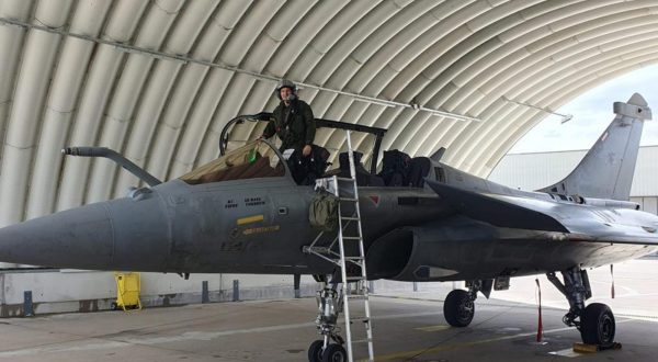 Zagreb, 12.5.2023.- Piloti Hrvatskog ratnog zrakoplovstva (HRZ) izveli su prve samostalne letove na avionima Rafale u Francuskoj Republici, izvijestilo je u petak Ministarstvo obrane. 
foto HINA/ MORH/ ua