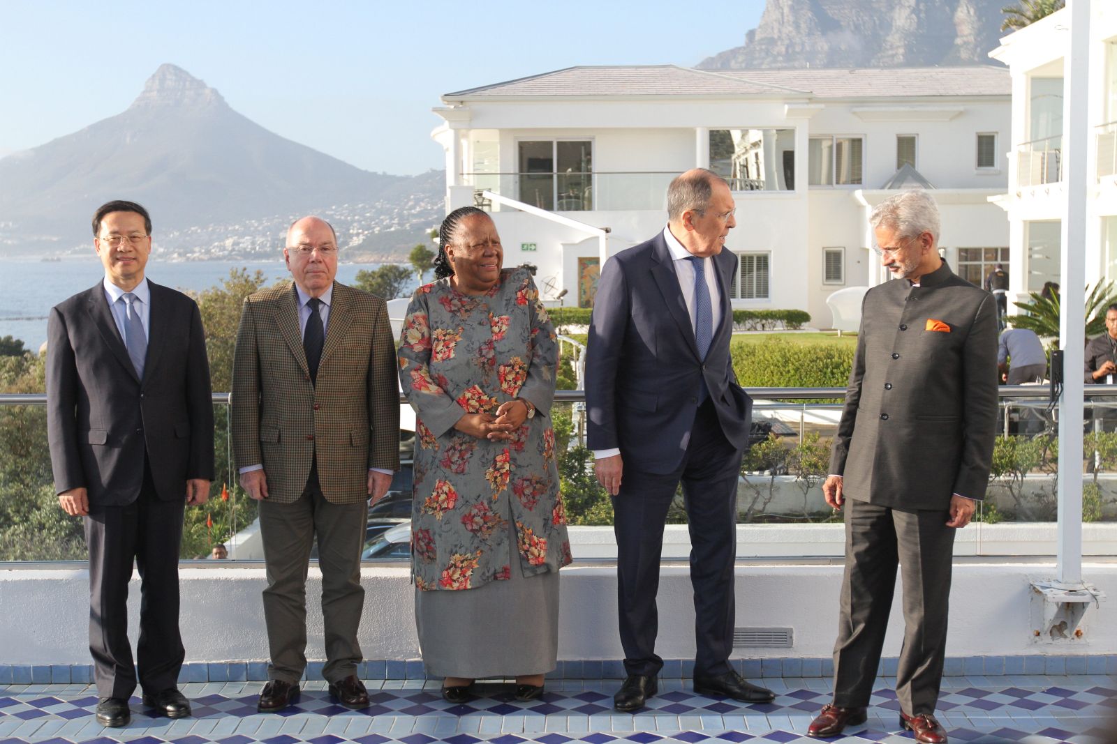 epa10667222 (L-R) Ma ZHaoxu, deputy Minister of Foreign Affairs of China, Brazil’s Foreign Affairs Minister Mauro Vieira, South Africa's Minister of International Relations and Cooperation Naledi Pandor, Russian Foreign Minister Sergei Lavrov and India's Minister of External Affairs Dr. Subrahmanyam Jaishankar pose for a photo during the BRICS Foreign Ministers meeting in Cape Town, South Africa, 01 June 2023. The two-day meeting sees the Foreign ministers of Brazil, Russia, India, China and South Africa meeting prior to the full BRICS Summit in August 2023 in South Africa.  EPA/HALDEN KROG