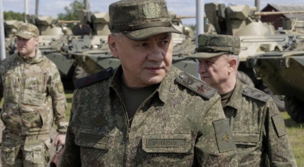 epa10679992 A handout photo made available by the Russian Defence Ministry press service shows Russia's Defense Minister Sergei Shoigu (L) visiting the arsenals and storage base of the Western Military District and checked the preparation of equipment and weapons for shipment to the zone of the special military operation, Russia, 08 June 2023. Russia's Defense Minister Sergei Shoigu announced the need to speed up the delivery of all types of military equipment to the zone of the special military operation in Ukraine.  EPA/RUSSIAN DEFENCE MINISTRY PRESS SERVICE/HANDOUT HANDOUT  HANDOUT EDITORIAL USE ONLY/NO SALES