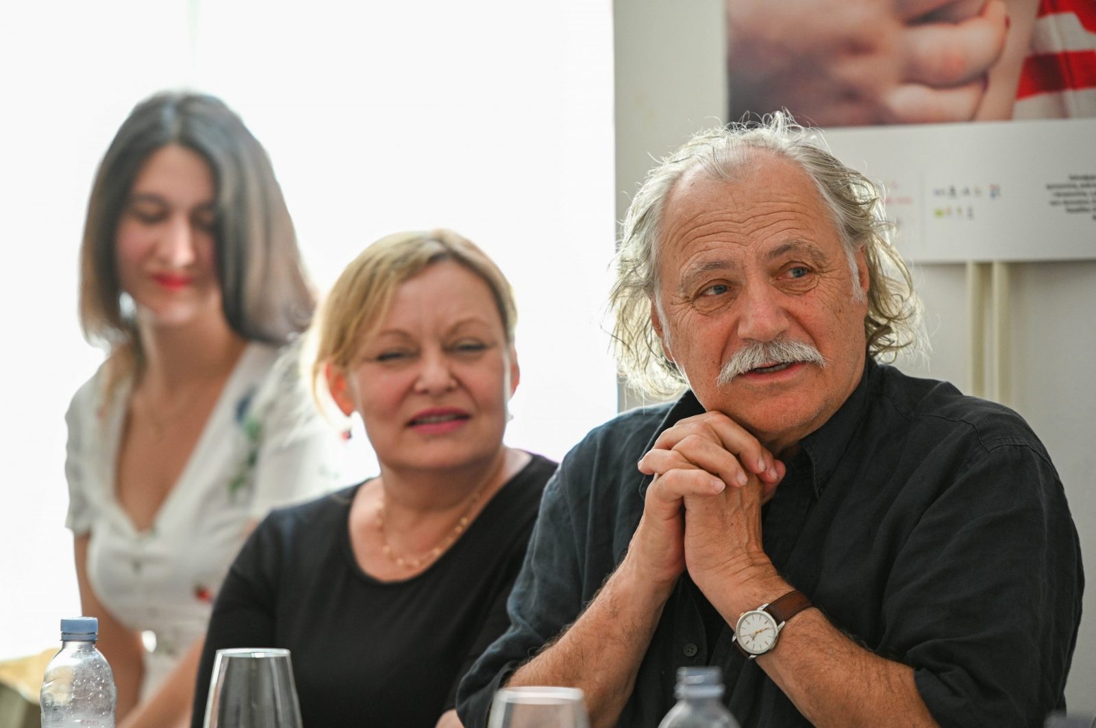 Zagreb, 19.06.2023 - Kazalite Ulysses predstavilo je program svoje 23. sezone koja æe se odravati tijekom ljeta na Malom i Velikom Brijunu ukljuèujuæi i ovogodinju premijeru Shakespearovog "Othella", a o programu i dogaðanjima kazalita govorili su Rade erbedija (na slici), Lenka Udovièki i Duko Ljutina. foto HINA/ Ante GUDELJ/ ik