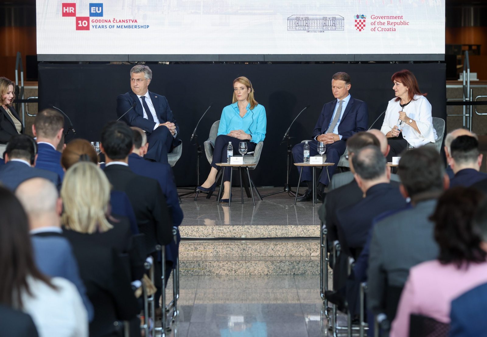 Zagreb, 18.06.2023 - Konferencija "10 godina Hrvatske u EU" na kojoj sudjeluju predsjednica Europskog parlamenta Roberta Metsola, premijer Andrej Plenković, predsjednik Sabora Gordan Jandroković i potpredsjednica Europske komisije Dubravka Šuica.
foto HINA/ Damir SENČAR/ ds