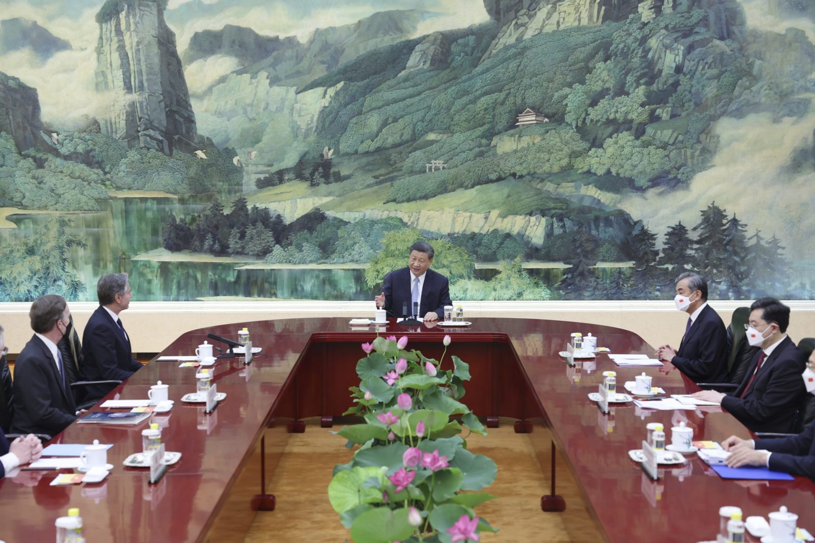 epa10699635 Chinese President Xi Jinping (C) during a meeting with visiting US Secretary of State Antony Blinken (2-L) in Beijing, China, 19 June 2023.  EPA/XINHUA / WANG YE CHINA OUT / UK AND IRELAND OUT  /       MANDATORY CREDIT  EDITORIAL USE ONLY
