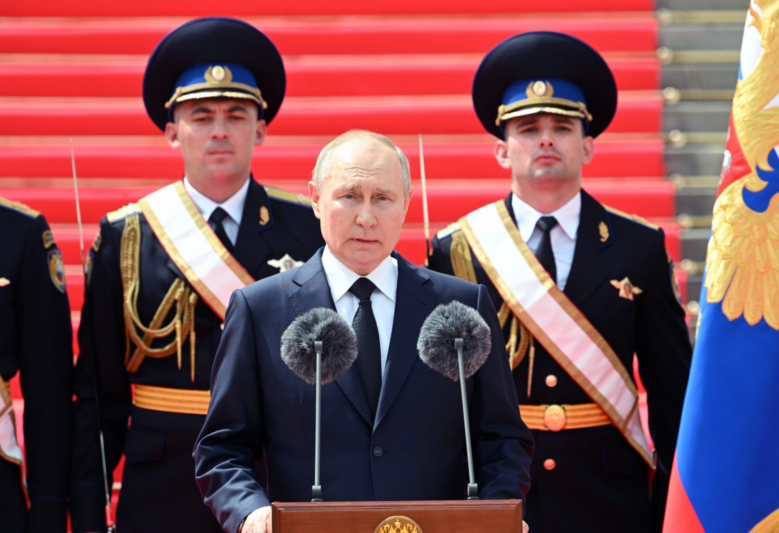 epa10713474 Russian President Vladimir Putin addressing units of the Russian Defence Ministry, the Russian National Guard Troops (Rosgvardiya), the Russian Ministry of Internal Affairs (MVD), the Russian Federal Security Service (FSB) and the Russian Federal Protective Service (FSO), who ensured order and legality during the mutiny, at the Kremlin, in Moscow, Russia, 27 June 2023. "Units of the Ministry of Defense, the National Guard, employees of the Ministry of Internal Affairs and special services ensured the reliable operation of the most important control centers, strategic, including defense facilities, the security of border regions, the strength of the rear of our armed forces, all military formations that continued to heroically fight at the front at that time ", - Putin said, referring to the units of the Ministry of Defense, the Russian Guard, the FSB, the Ministry of Internal Affairs and the FSO, which participated in the suppression of the attempted rebellion on June 24.  EPA/SPUTNIK/KREMLIN / POOL MANDATORY CREDIT