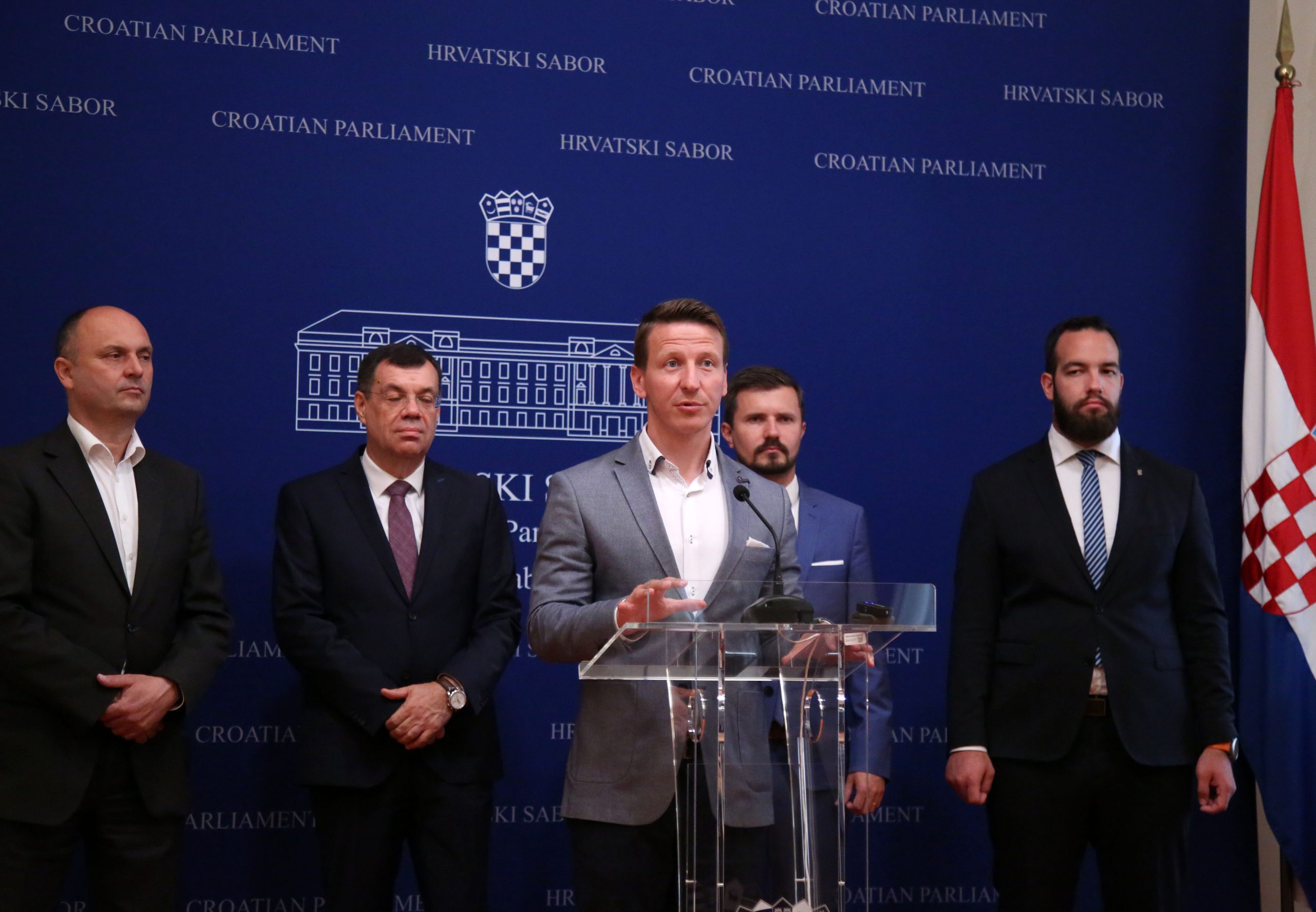 Zagreb, 28.06.2023 - Klub zastupnika Fokusa i Reformista odrat ce konferenciju za medije s temom Nova reforma Vlade RH vezano za lokalnu samoupravu. Ide li dravna imovina gradovima i opcinama?. Govorit ce zastupnici Dario Zurovec i Damir Bajs .
Foto HINA/ Denis CERIC /dc