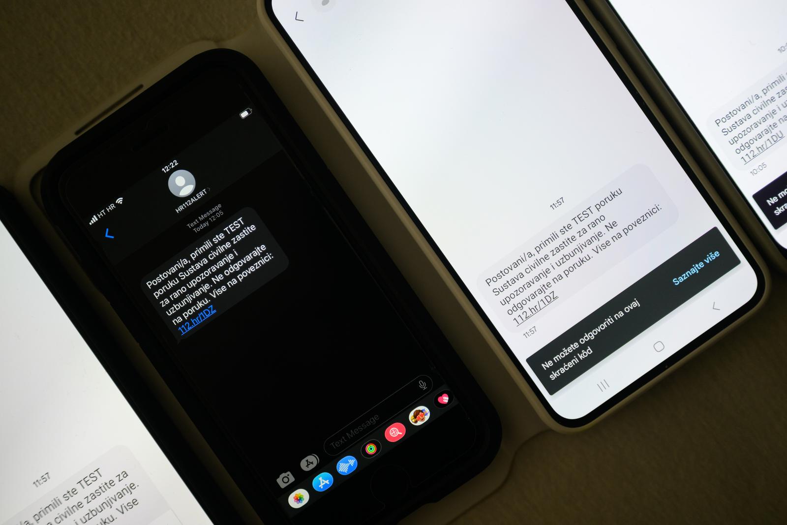 03.06.2023., Zagreb - Test poruka Sustava civilne zastite za rano upozoravanje i uzbunjivanje. Danas je provedeno testiranje Sustava u stvarnim uvjetima, slanjem SMS poruke svim korisnicima domacih mobilnih mreza i korisnicima u roamingu.
Sustav za rano upozoravanje i upravljanje krizama je informacijski sustav implementiran na razini RH s ciljem pravovremenog obavjescivanja gradjanstva o nastanku krizne situacije s mogucnoscu dijeljenja uputa za postupanje u ugrozenom podrucju putem mobilnih telefona i drugih modernih tehnologija. Photo: Davor Puklavec/PIXSELL