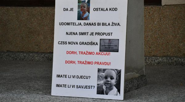 04.05.2022., Slavonski Brod - Na Zupanijskom sudu u Slavonskom Brodu izrecena presuda roditeljima malene Nikoll Dedic (2) iz Nove Gradiske, koja je tragicno preminula na Uskrs prosle godine. ( roditelji malene Nikoll, Mirela Dedic - 13 godina zatvora i Danijel Dedic -sedam godina zatvora (sudac Slaven Vidmar)
  Photo: Ivica Galovic/PIXSELL