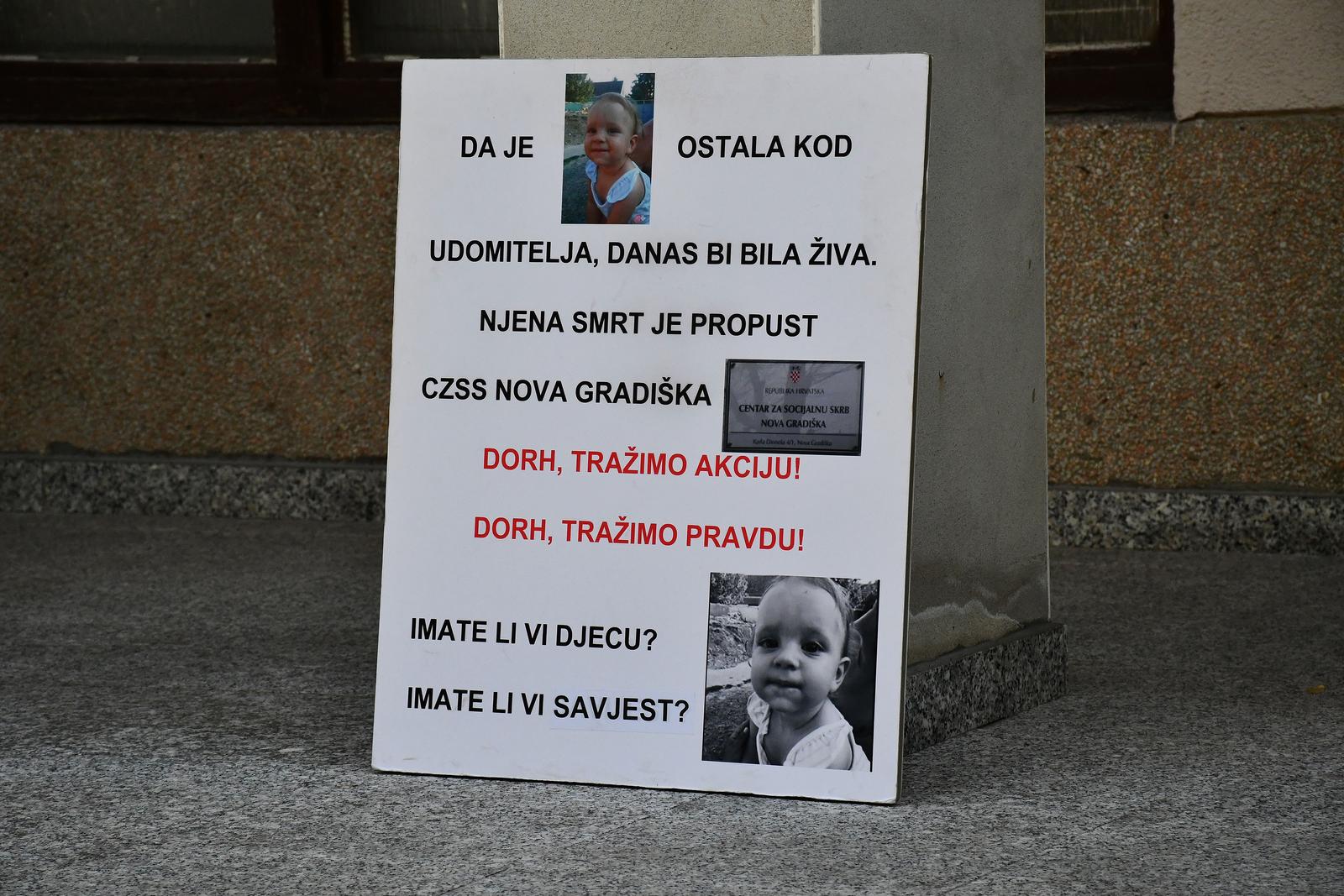 04.05.2022., Slavonski Brod - Na Zupanijskom sudu u Slavonskom Brodu izrecena presuda roditeljima malene Nikoll Dedic (2) iz Nove Gradiske, koja je tragicno preminula na Uskrs prosle godine. ( roditelji malene Nikoll, Mirela Dedic - 13 godina zatvora i Danijel Dedic -sedam godina zatvora (sudac Slaven Vidmar)
  Photo: Ivica Galovic/PIXSELL