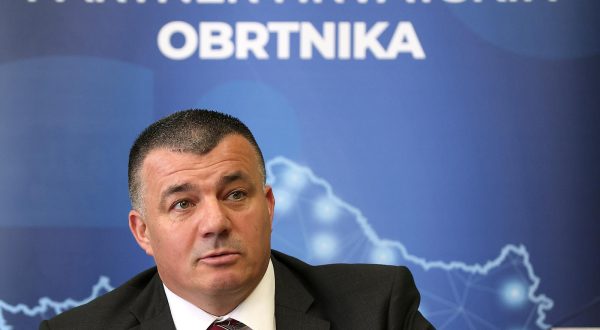 04.05.2023., Zagreb - Hrvatska obrtnicka komora i tvrtka Pevex d.d. potpisali su Sporazum o suradnji u programu pogodnosti HOK Obrtnik plus, a potpisali su ga predsjednik HOK-a Dalibor Kratohvil i predsjednik Uprave Pevex d.d. Kresimir Bubalo. Photo: Goran Stanzl/PIXSELL