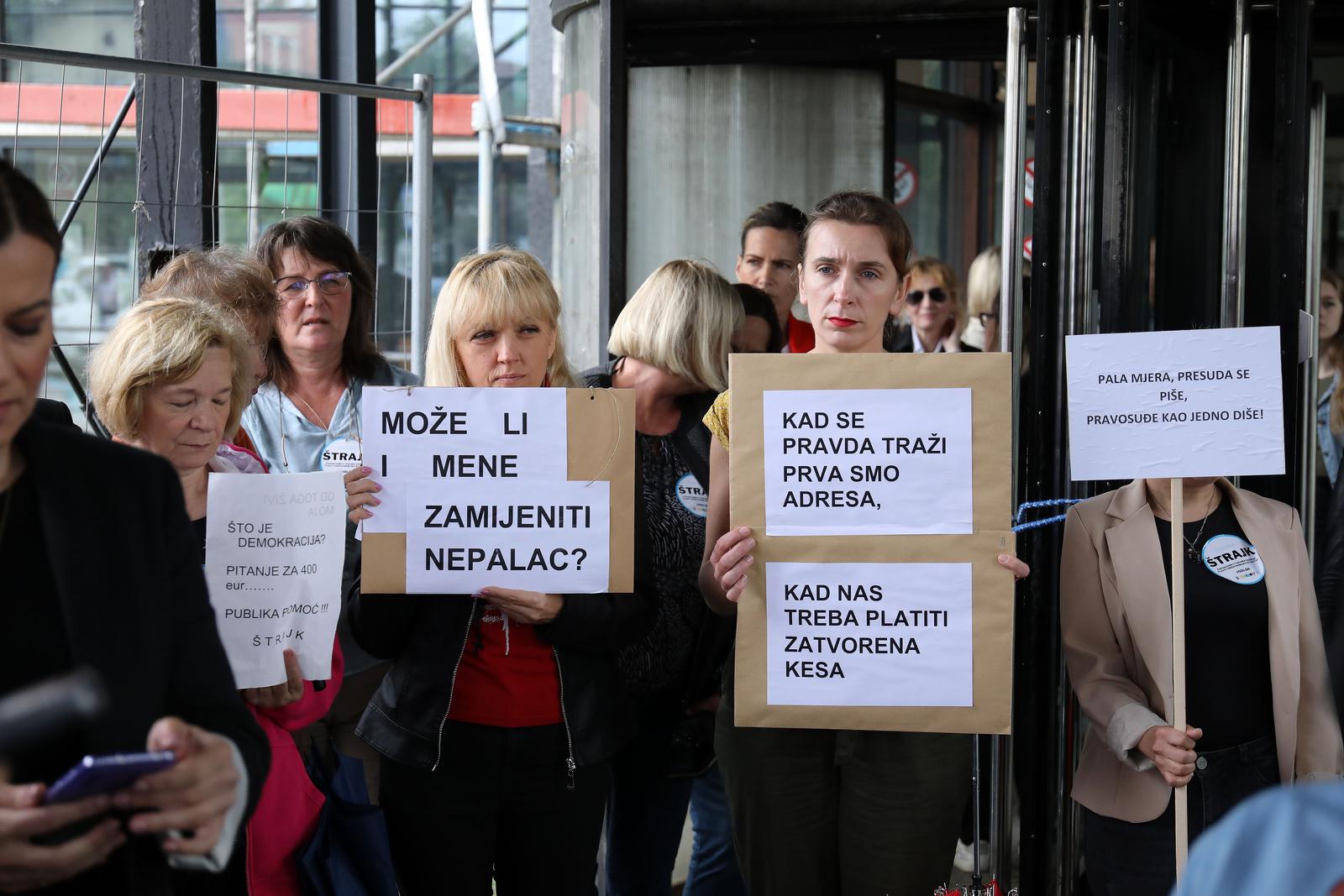 05.06.2023., Zagreb - Strajk drzavnih i lokalnih sluzbenika i namjestenika RH ispred Opcinskog gradjanskog suda. Photo: Emica Elvedji/PIXSELL