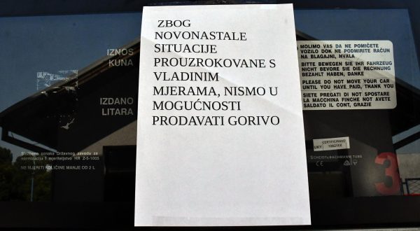 05.07.2022., Stari Jankovci - Petar Mijic vlasnik benzinske crpke" Nikica Petrol" u Starim Jankovcima pokraj Vinkovaca, danas je zbog cijena goriva zatvorio svoju benzinsku crpku.
  Photo: Ivica Galovic/PIXSELL