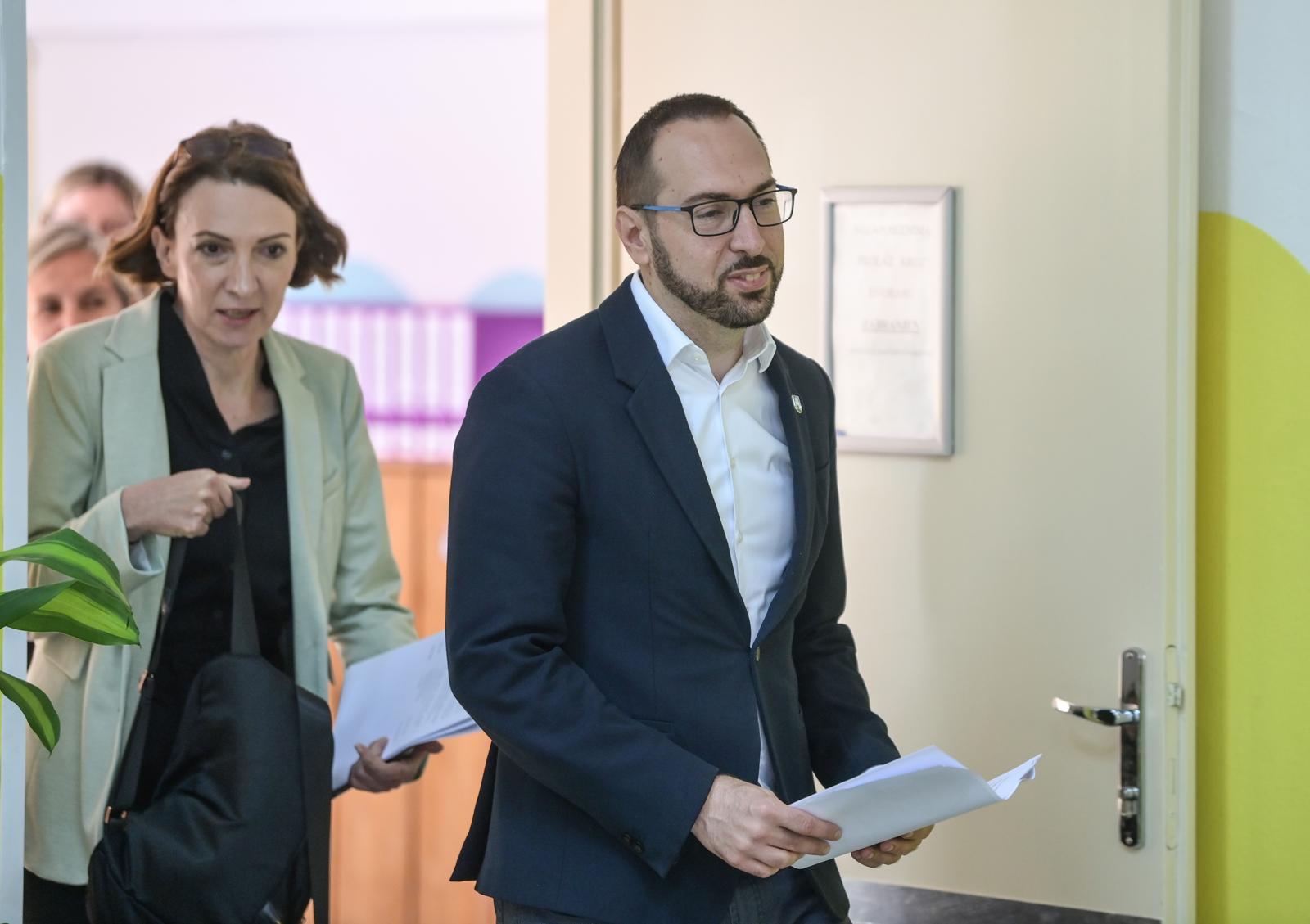 06.06.2023., Zagreb - Gradonacelnik Grada Zagreba Tomislav Tomasevic i zamjenica Danijela Dolenec posjetili su rekonstruirani Djecji vrtic Botinec, nakon cega su odrzali redovnu konferenciju za medije. Photo: Igor Soban/PIXSELL