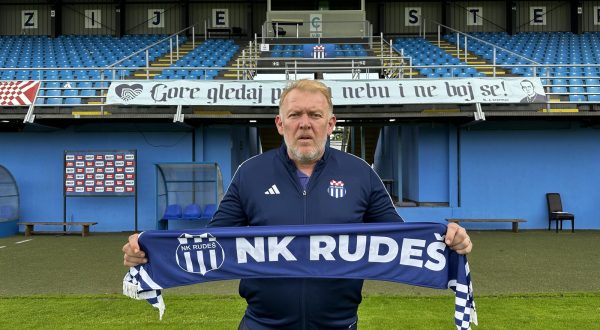 07.06.2023., Zagreb - Proslavljeni hrvatski nogometaš Robert Prosinecki novi je trener novog prvoligaša NK Rudesa. Nekadasnjem reprezentativcu ovo je prvi angazman na klupi nekog domaceg kluba, nakon sto je vodio, izmedju ostalih, reprezentacije Azerbajdzana i BiH, turske klubove Kayserispor i Denizlispor, a posljednji je angazman imao u ljubljanskoj Olimpiji. U Rudesu su tako na tri glavne pozicije u klubu tri legendarna lica hrvatskog nogometa jer je predsjednik kluba Josip Simunic, sportski direktor Rudesa Silvio Maric te sada trener Robert Prosinecki.   Photo: Marko Lukunic/PIXSELL