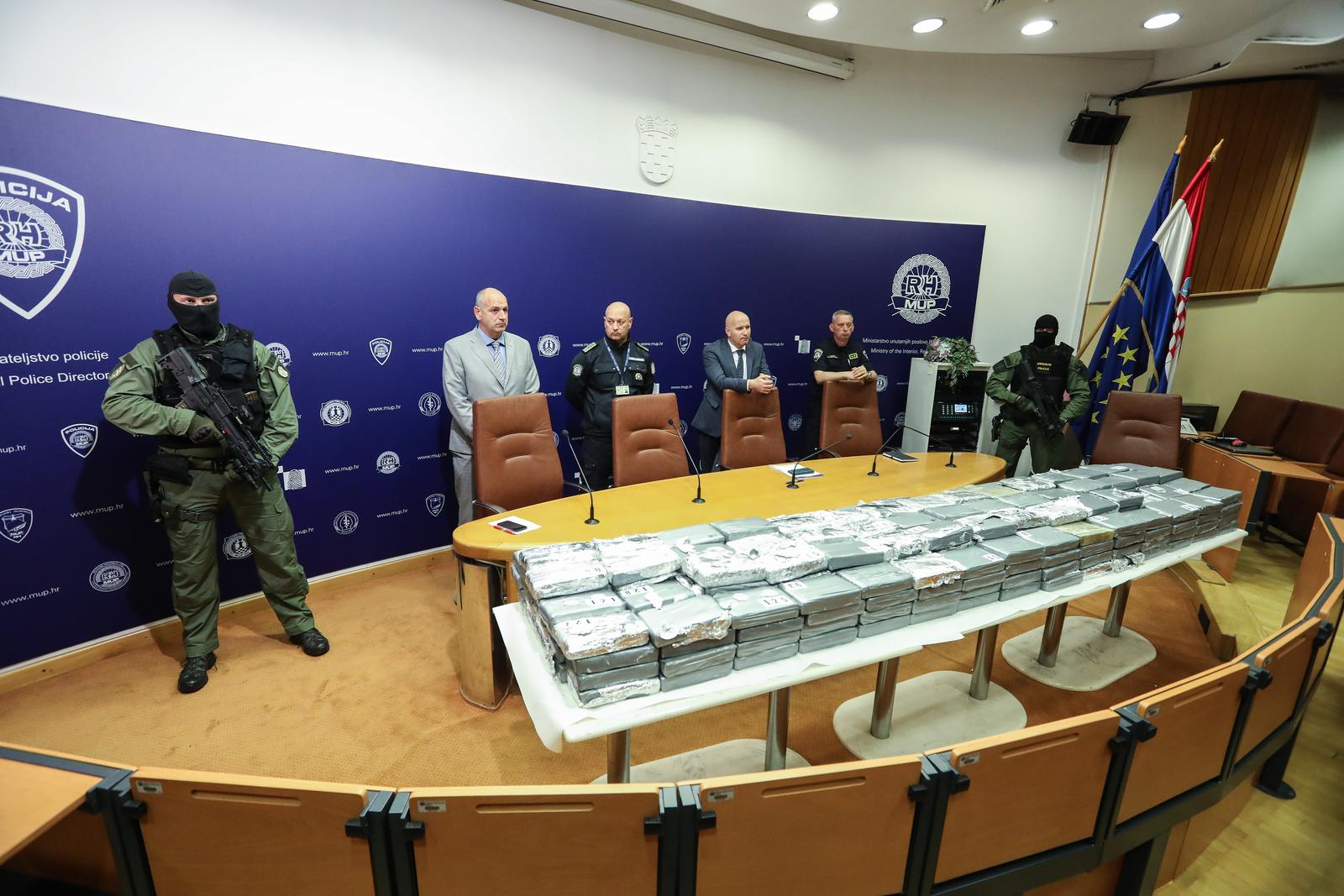07.06.2023., Zagreb - U Ravnateljstvu policije odrzana je konferencija za medije povodom serijske zapljene vecih kolicina kokaina. Izjave za medije dali su Mario Kovac, nacelnik Policijskog nacionalnog ureda za suzbijanje korupcije i organiziranog kriminaliteta, Hari Brnad, nacelnik Policijske uprave primorsko-goranske,  Andrej Franulovic, procelnik Podrucnog carinskog ureda Rijeka i Predrag Juratovac, pomocnik ravnatelja za Sektor za mobilne jedinice Carinske uprave.    
 Photo: Robert Anic/PIXSELL