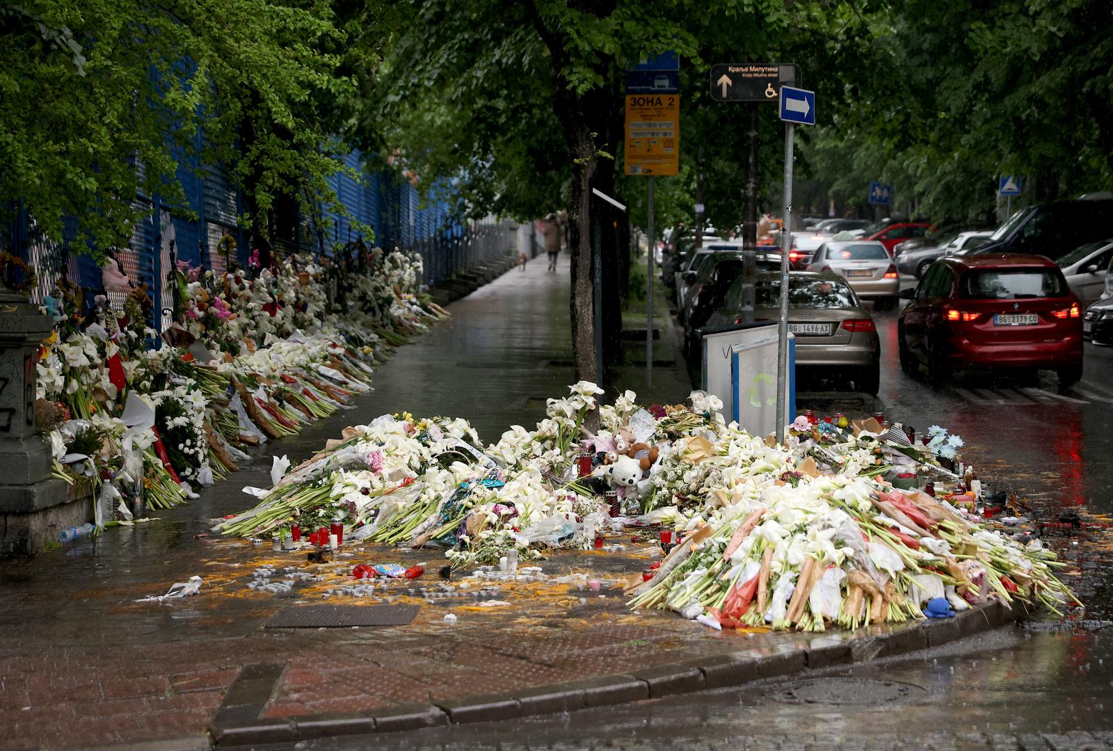 08.05.2023., Beograd, Srbija - Ispred osnovne skole "Vladislav Ribnikar" vise nema knjige zalosti, a danas je i prvo jutro kako nema niti jednog gradjana. Photo: Armin Durgut/PIXSELL