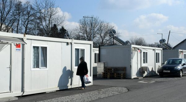 09.02.2023., Petrinja - U kontejnerskom naselju na Sajmistu dosta je kontejnera koji su stigli iz Turske nekoliko dana nakon potresa u prosincu 2020.godine. Photo: Nikola Cutuk/PIXSELL