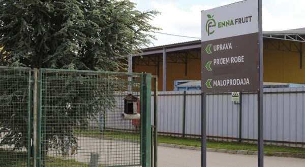 10.05.2023., Donji Miholjac - ENNa Fruit je u svom otkupnom centru ugostila studente Fakulteta agrobiotehnickih znanosti iz Osijeka gdje su bili upoznati s radom centra i mogucnoscu zaposlenja. Photo: Dubravka Petric/PIXSELL