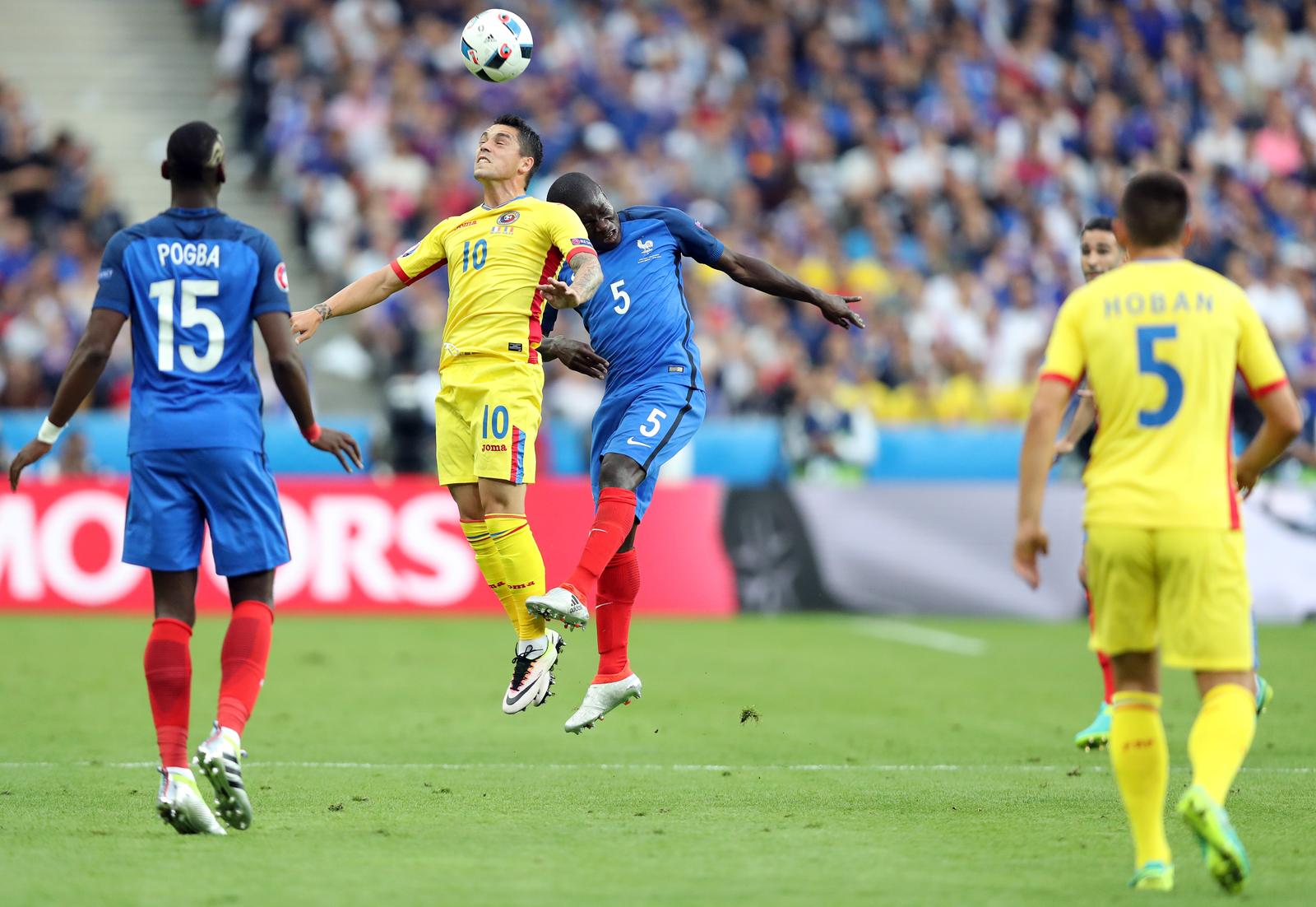 10.06.2016., stadion Stade de France, Pariz, Francuska - Europsko nogometno prvenstvo EURO 2016., skupina A, 1. kolo, Francuska Rumunjska. Nicolae Stanciu, N Golo Kante. Photo: Sanjin Strukic/PIXSELL