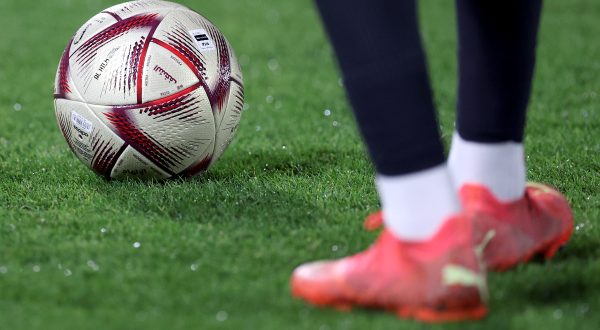 12.12..2022., Al Ersal 3, Doha, Katar - Trening hrvatske nogometne reprezentacije na trening kampu Al Ersal 3 u Dohi na Svjetskom prvenstvu u Kataru dan uoci polufinalne utakmice protiv Argentine. Adidas je predstavio sluzbenu loptu za polufinale i finale Svjetskog prvenstva u Kataru, a naziv koji je nova lopta dobila je Al Hilm. Al Hilm, sto se na arapskom jeziku prevodi kao “san”, nastavlja se na sluzbenu loptu koja se do sada koristila na turniru – Al Rihla, sto u prijevodu znaci “putovanje”. Photo: Igor Kralj/PIXSELL
