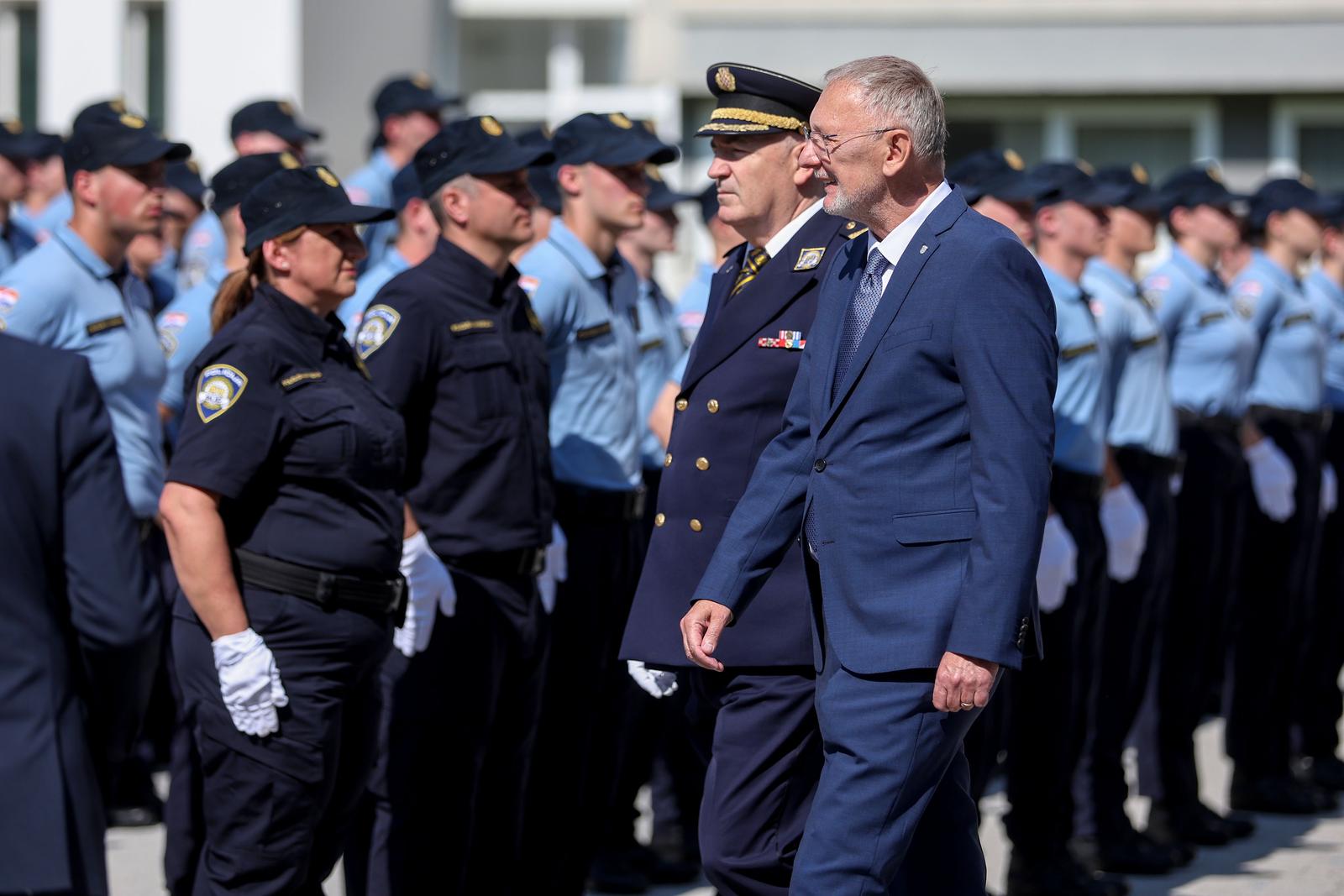 13.06.2022., Zagreb -  Svecanost povodom zavrsetka skolovanja ucenika 4. razreda Policijske skole Josip Jovic. Svecanosti je nazocio potpredsjednik Vlade i ministar unutarnjih poslova dr.sc. Davor Bozinovic i glavni ravnatelj policije Nikola Milin. Photo: Igor Kralj/PIXSELL