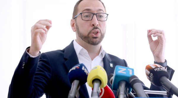 13.06.2023., Zagreb - Nakon obilaska Glazbene skole Blagoja Berse, gradonacelnik Tomislav Tomasevic odrzao je sa zamjenicom Danijelom Dolenec  redovitu konferenciju za medije. Photo: Patrik Macek/PIXSELL