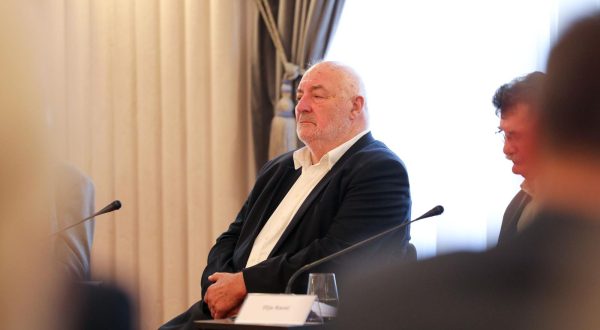 13.06.2023., Zagreb - Predstavljanje knjige "Na strani svojih - pedeset godina u hrvatskoj i srpskoj politici" Slobodana Uzelca u izdanju naklade Ljevak u Novinarskom domu. Slobodan Uzelac Photo: Emica Elvedji/PIXSELL