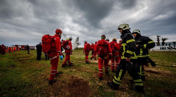 13.11.2021., Kastela - Vjezba portage I spasavanja „ASAR 2021 – 3“.Danas je u organizaciji Civilne zastite odrzana Vjezba potrage i spasavanja iz srusenog zrakoplova.

 Photo: Zvonimir Barisin/PIXSELL